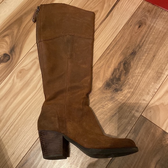 Guess Suede Boots - Picture 4 of 8